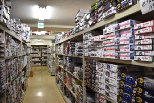 膨大な商品数を保管する倉庫&nbsp;